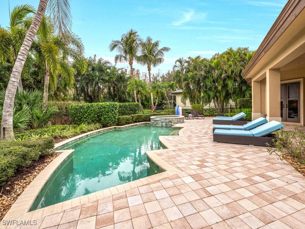 28732 La Caille DR