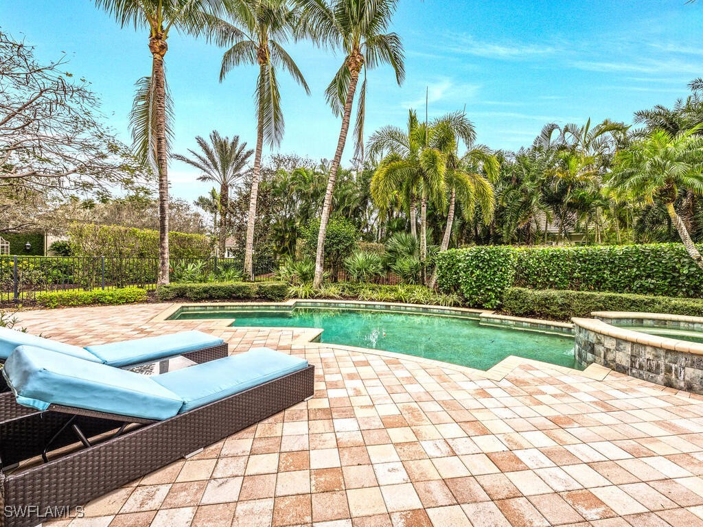 28732 La Caille DR