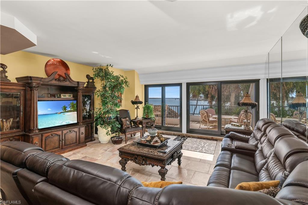 103 La Peninsula BLVD # 103