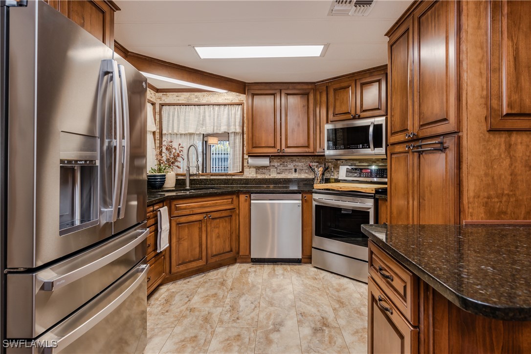 66 Sunset CIR