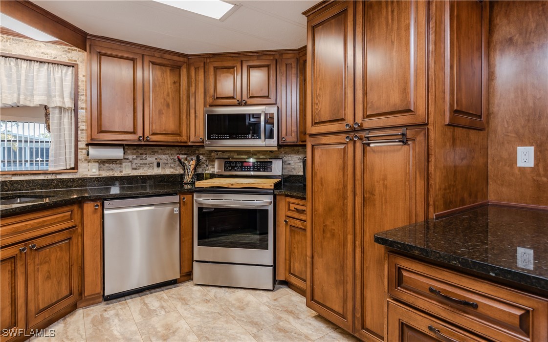 66 Sunset CIR