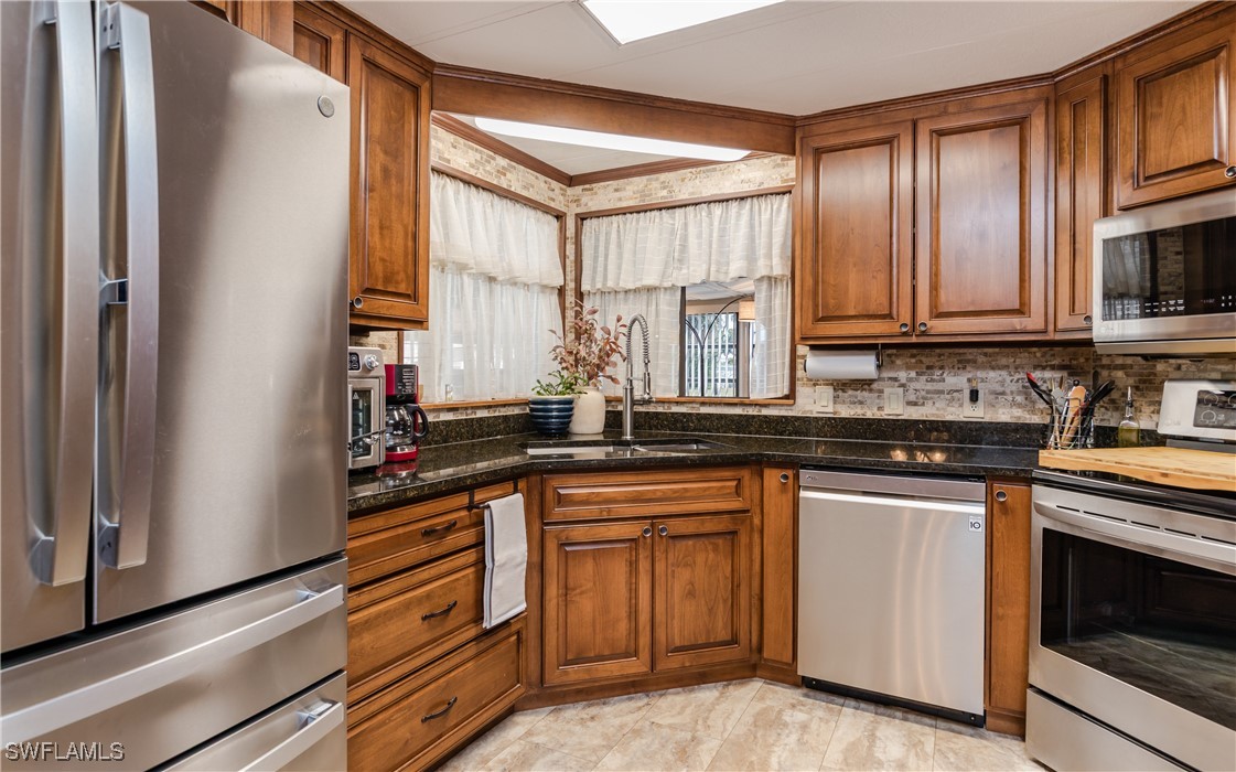 66 Sunset CIR