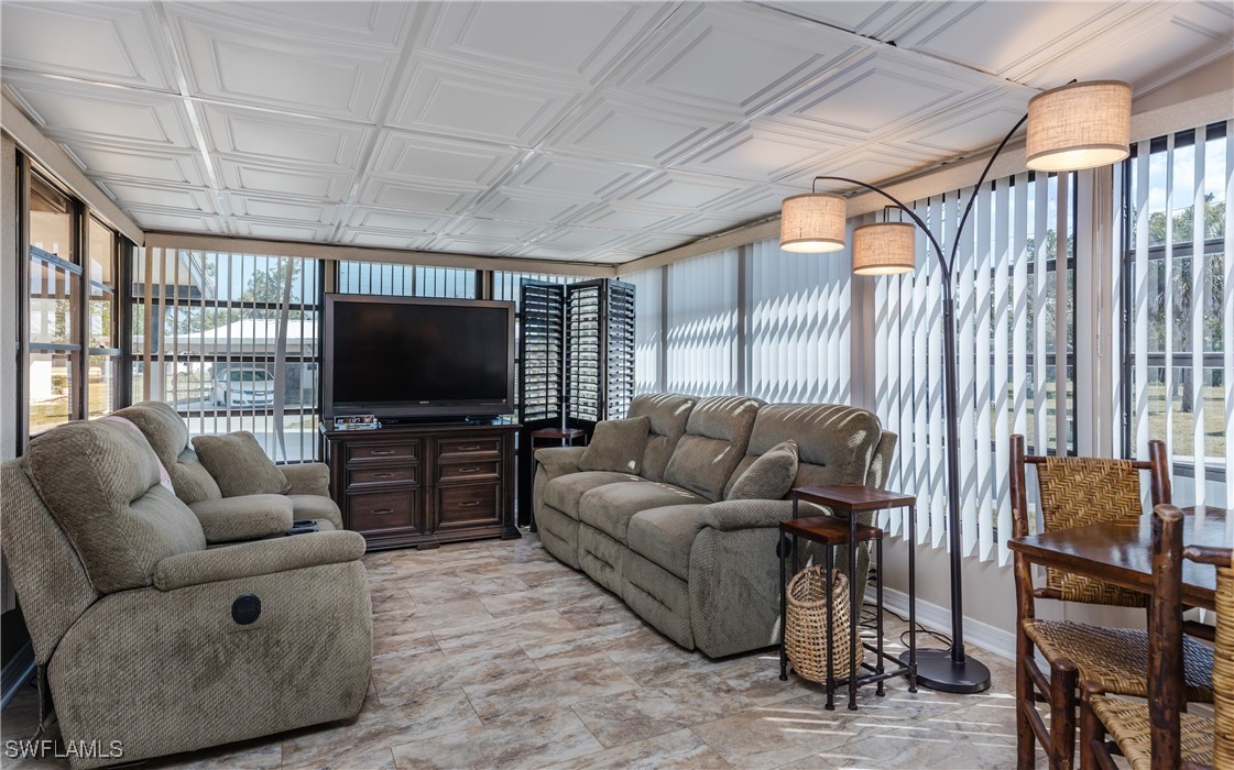 66 Sunset CIR