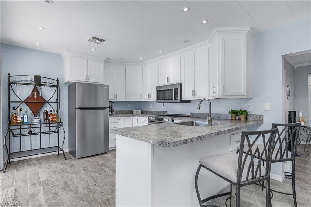 13041 Point Breeze DR