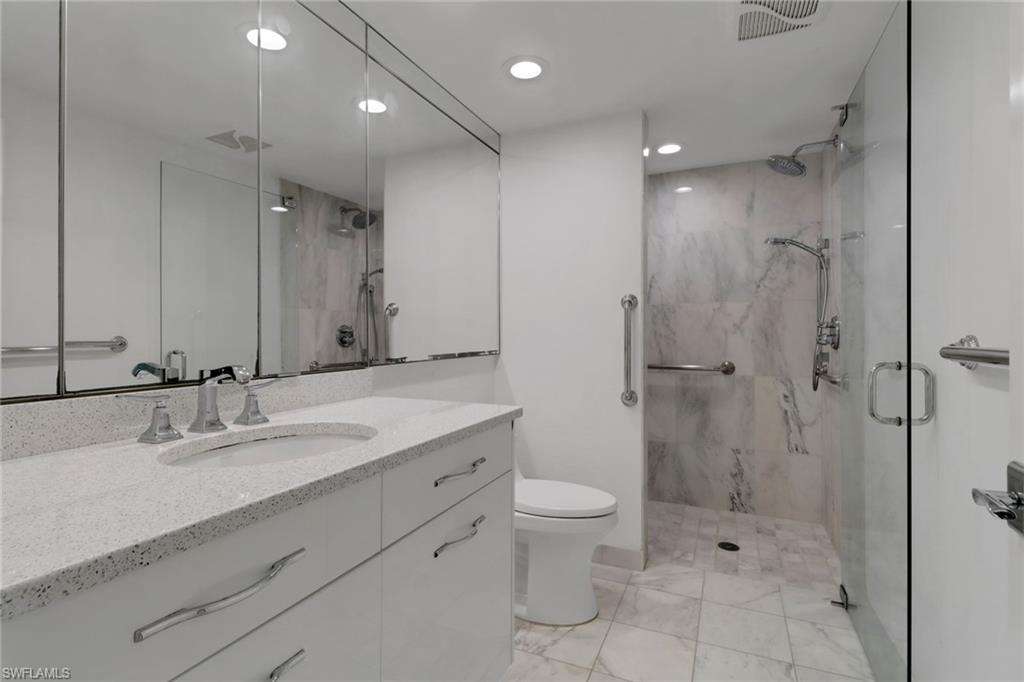 8231 Bay Colony DR # 602