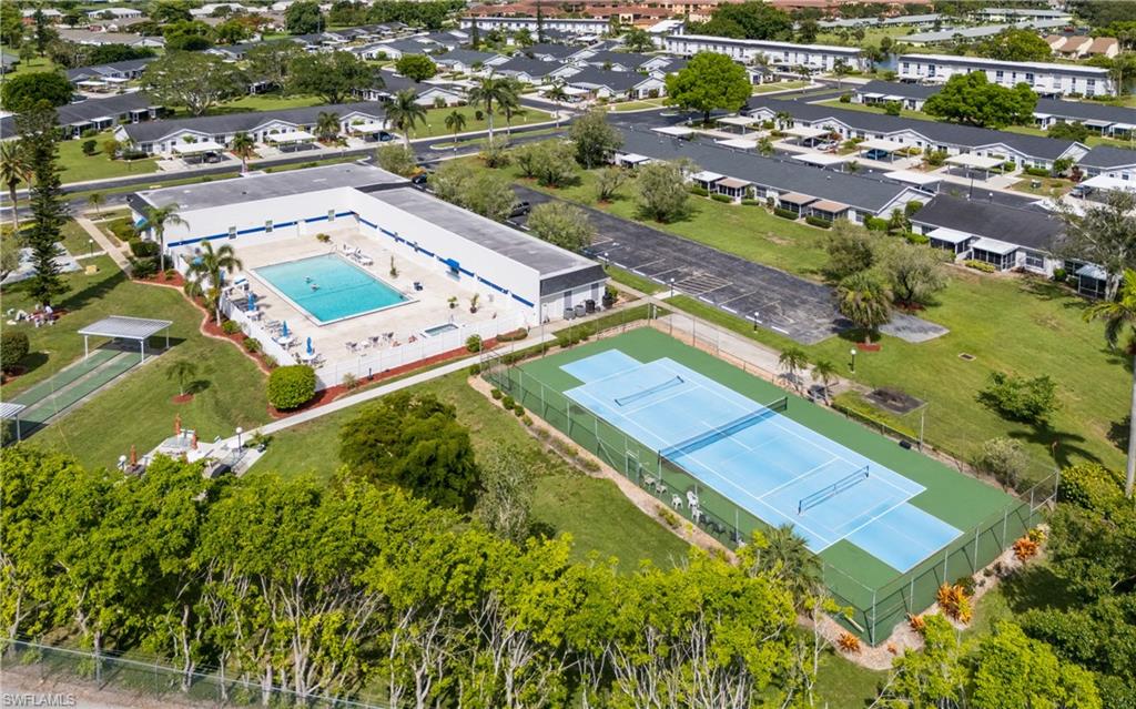 6884 Sandtrap DR # 4