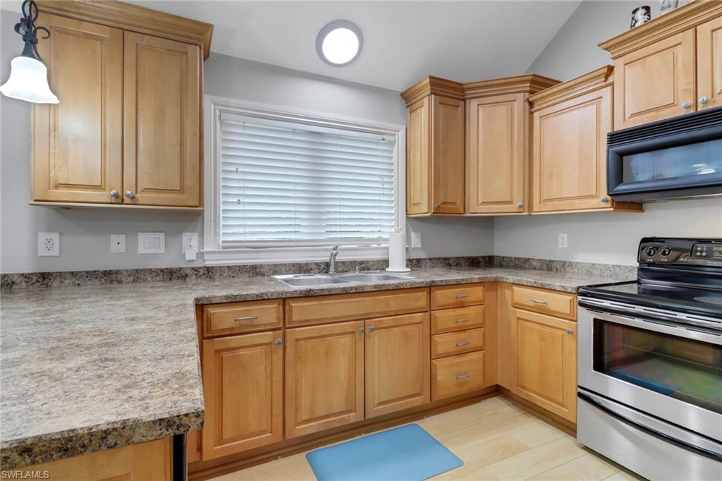 4323 Silver Fox DR