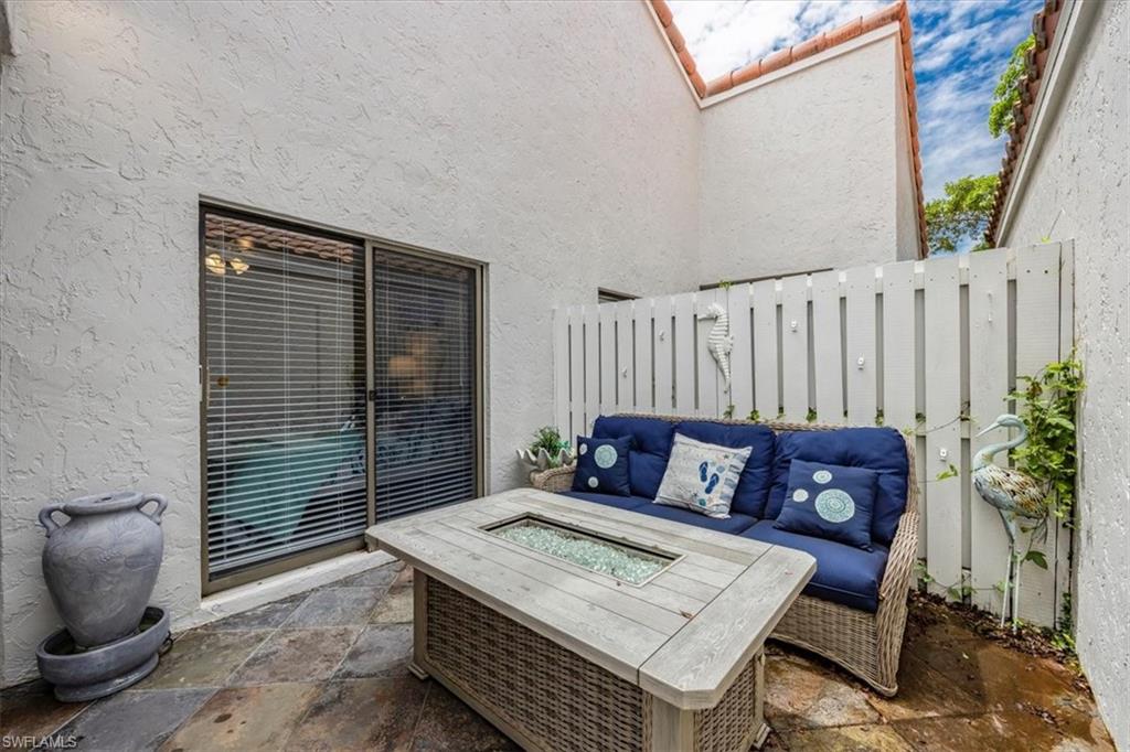 833 Reef Point CIR