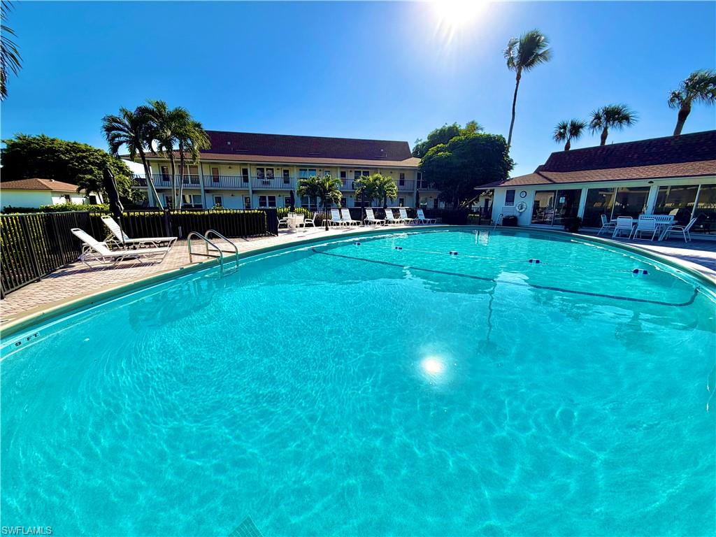 235 Seaview CT # B10