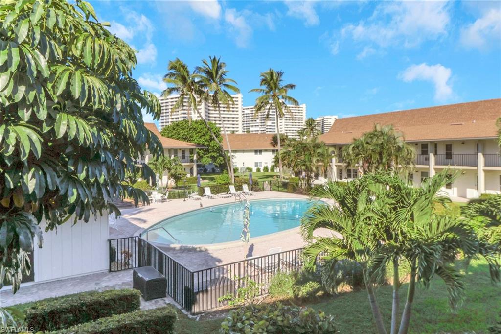 235 Seaview CT # B10