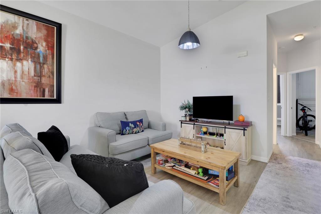 15417 Bellamar CIR # 824