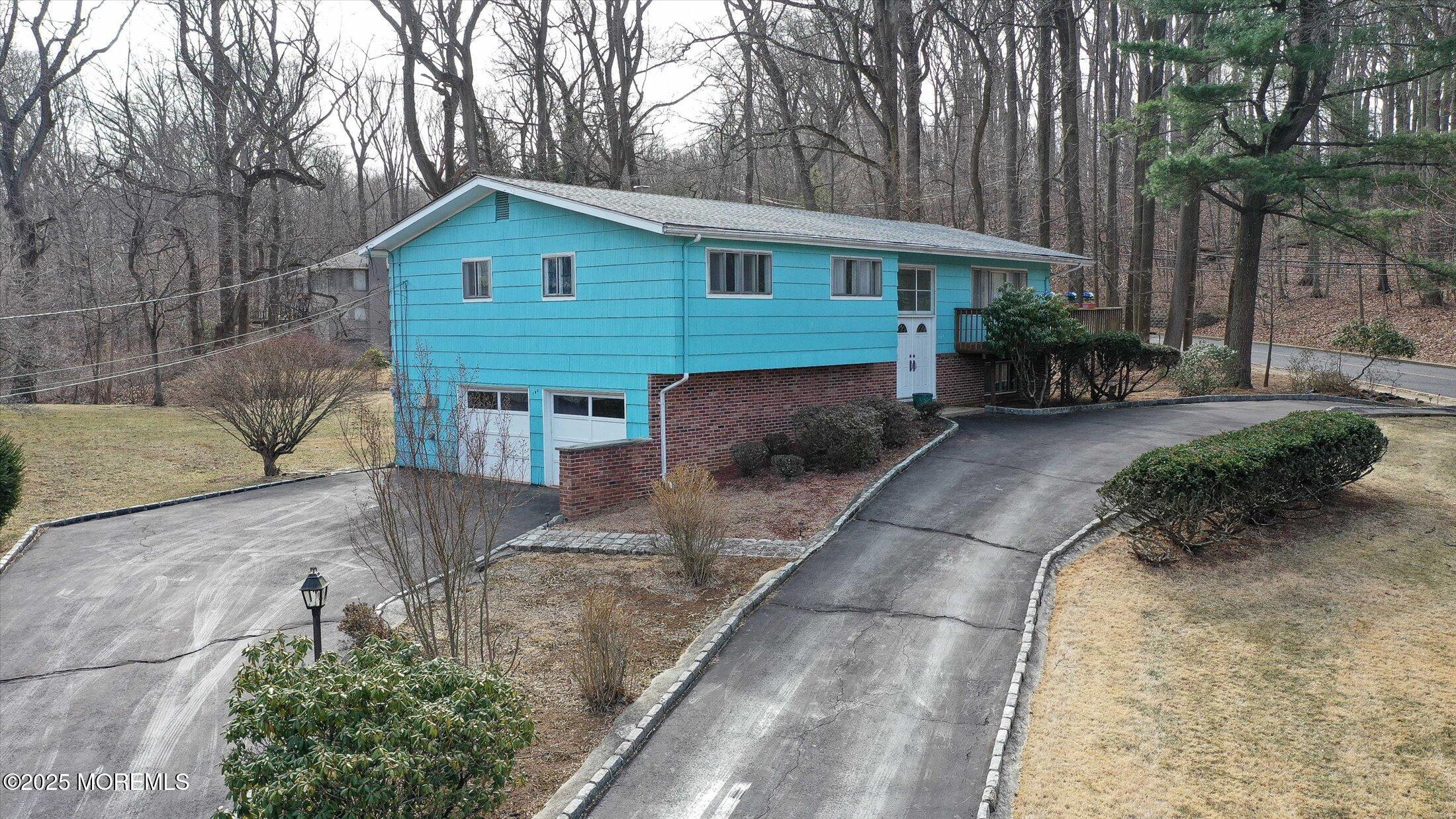 2 Overlook Drive
