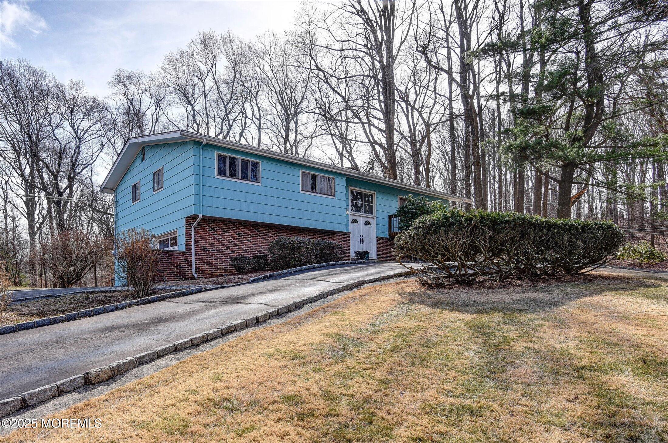 2 Overlook Drive