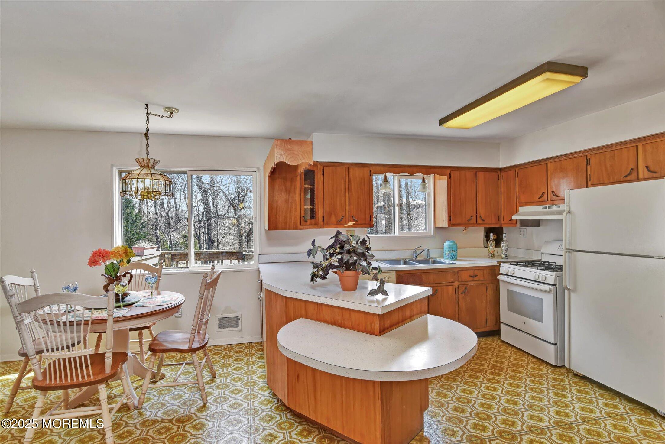 2 Overlook Drive