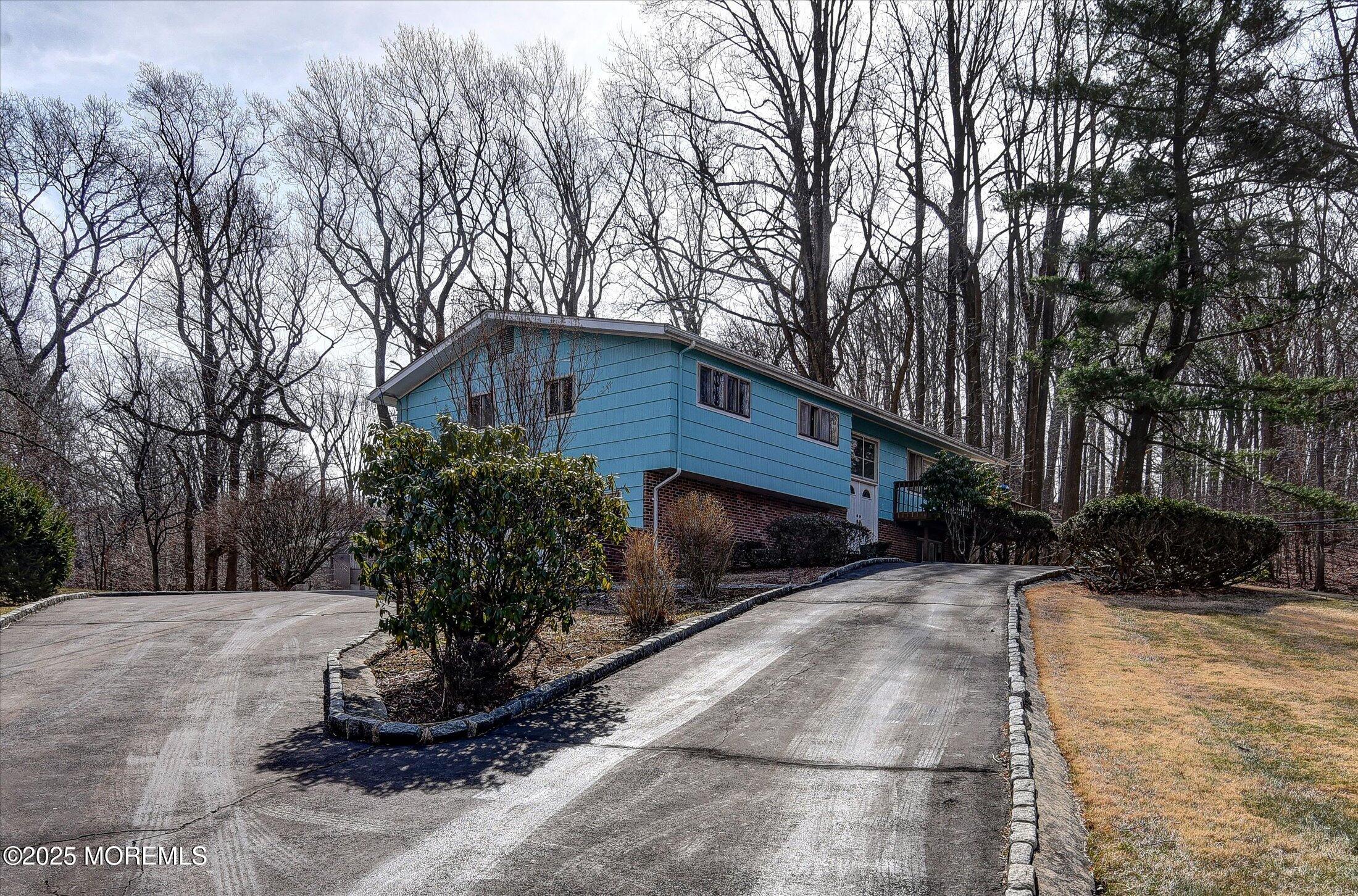 2 Overlook Drive
