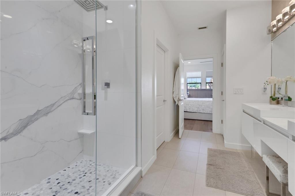 15161 Palmer Lake CIR # 202, NAPLES Unit: 202