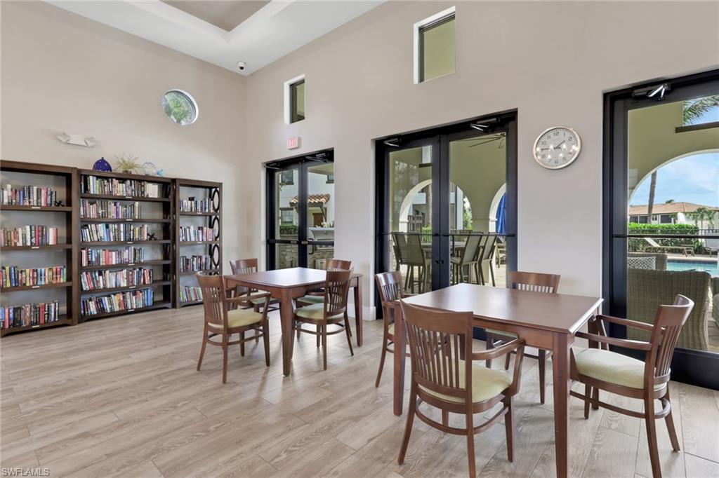 15161 Palmer Lake CIR # 202, NAPLES Unit: 202