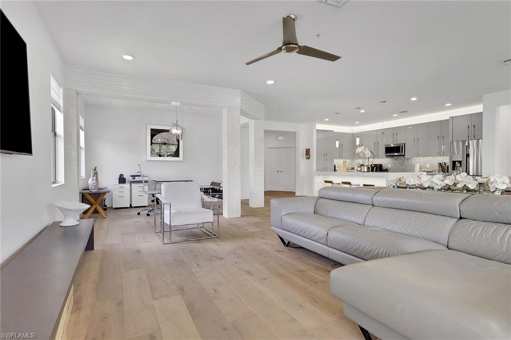 15161 Palmer Lake CIR # 202, NAPLES Unit: 202