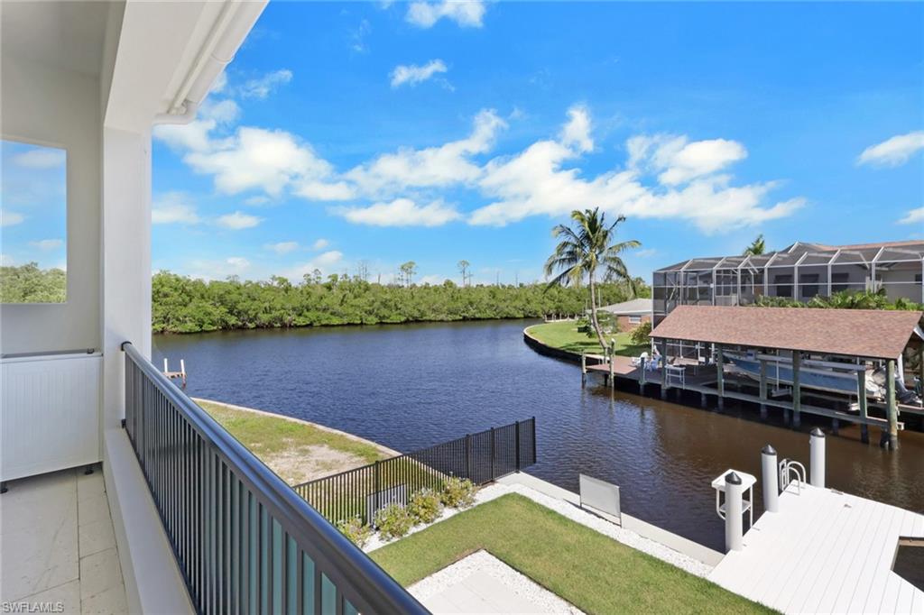 1747 Harbor LN, NAPLES