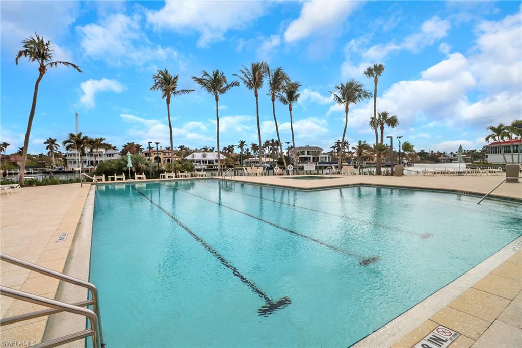 2400 Gulf Shore BLVD N # 205