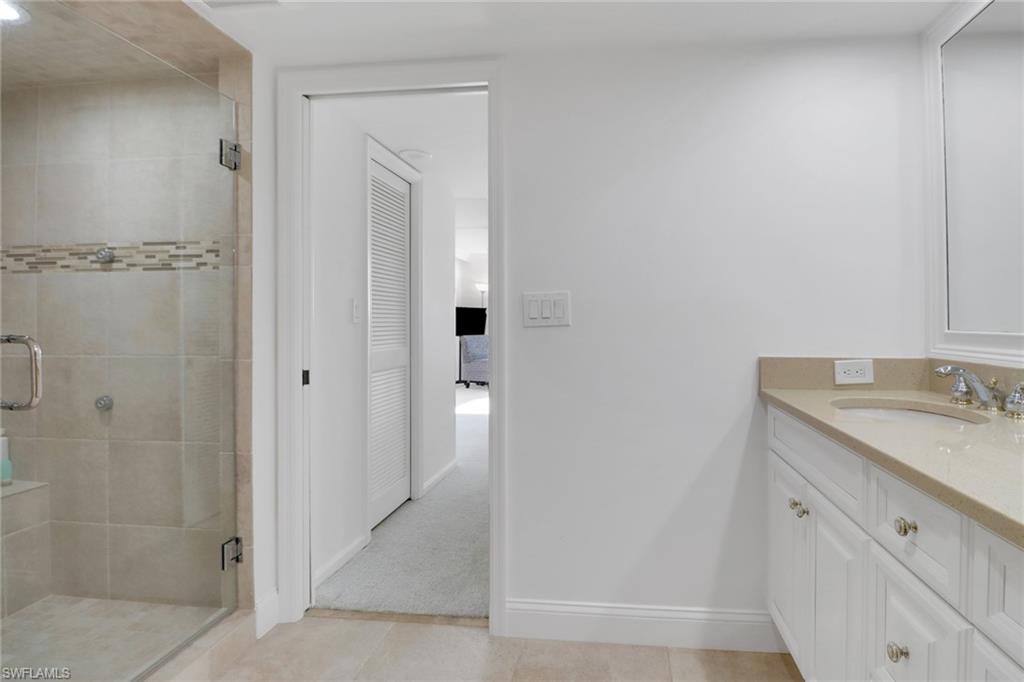 2400 Gulf Shore BLVD N # 205