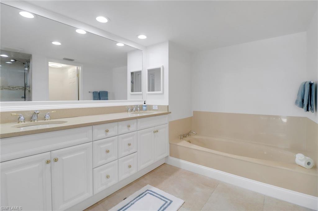 2400 Gulf Shore BLVD N # 205