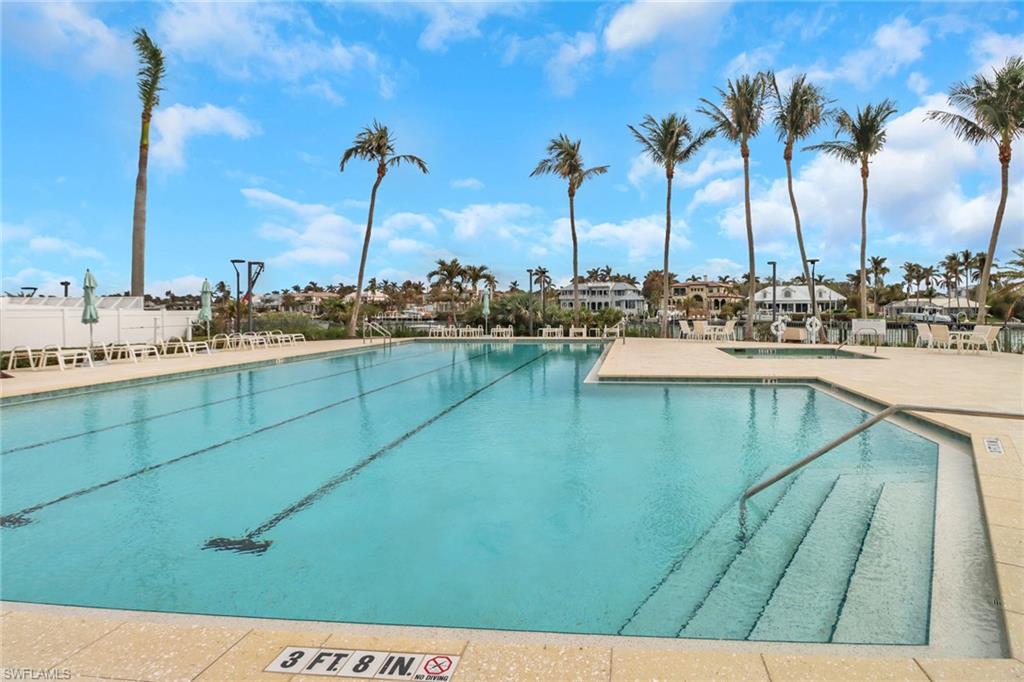 2400 Gulf Shore BLVD N # 205