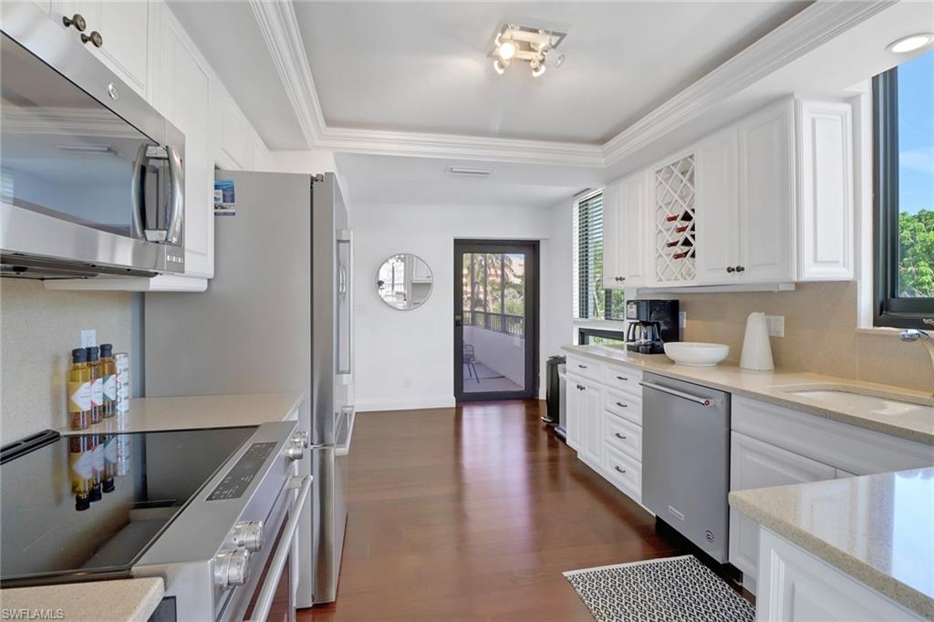 2400 Gulf Shore BLVD N # 205