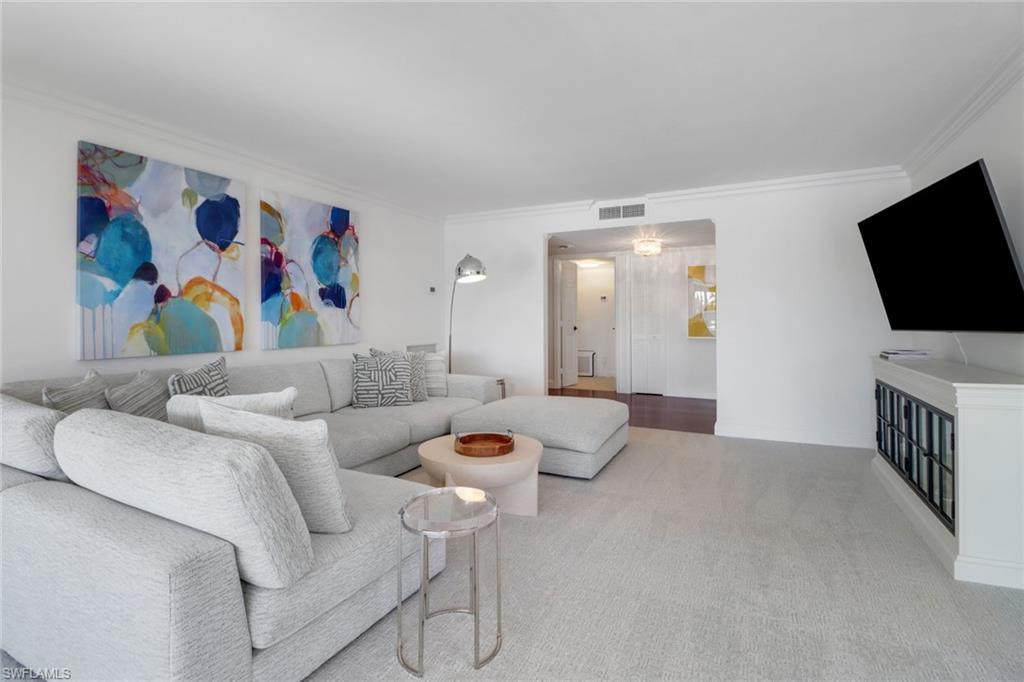 2400 Gulf Shore BLVD N # 205