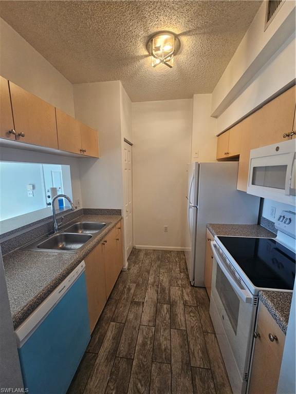 1200 Reserve WAY # 302