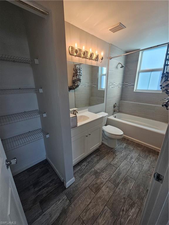 1200 Reserve WAY # 302