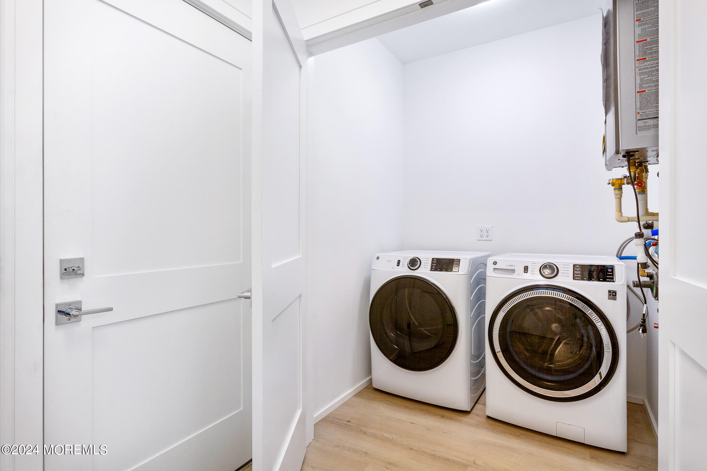 298 Westwood Avenue, 206