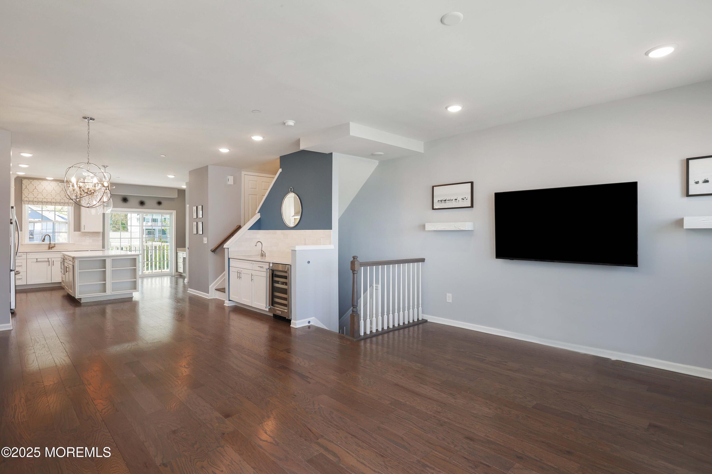 3 Halfmoon Court 903