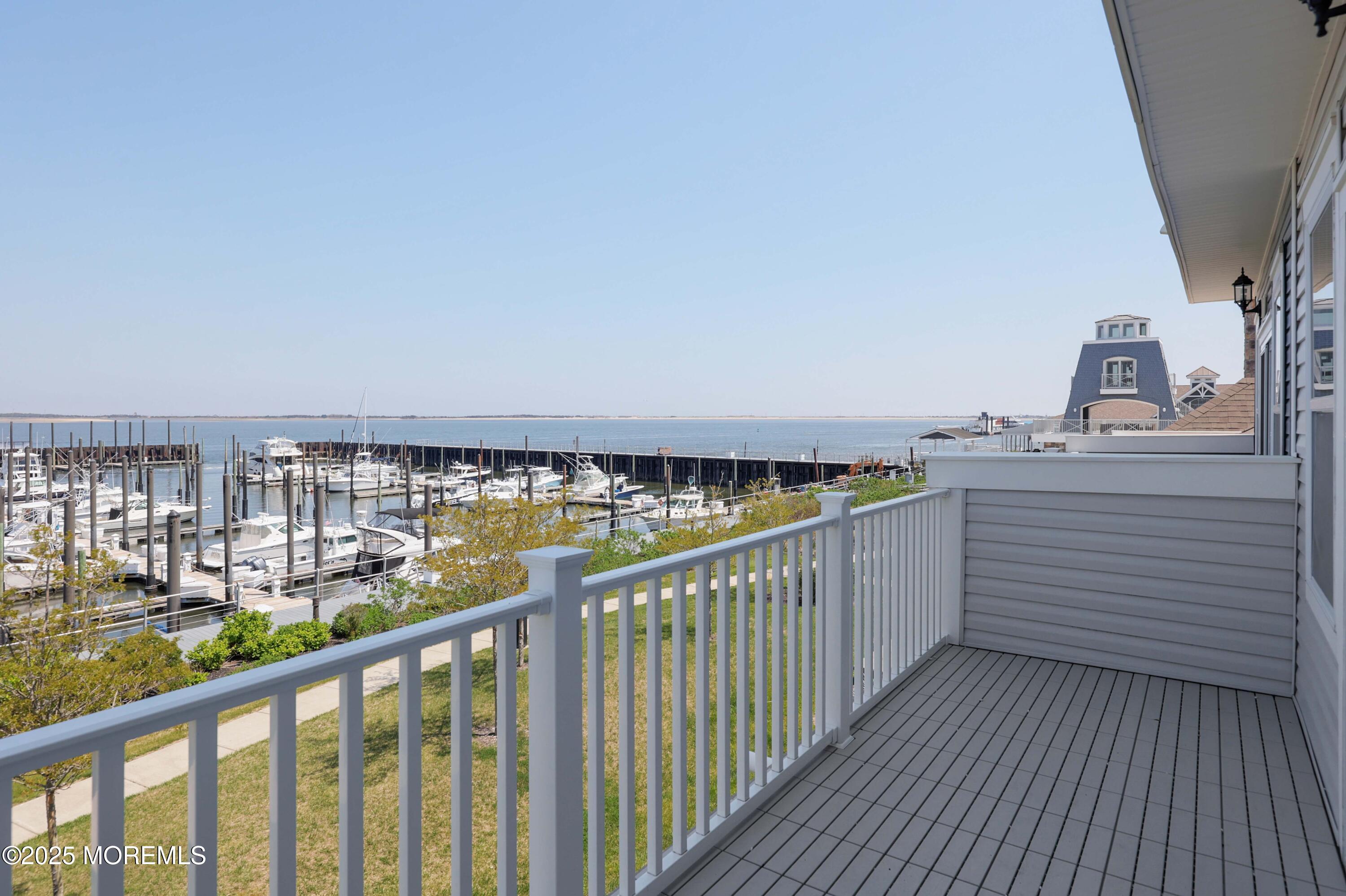 3 Halfmoon Court 903