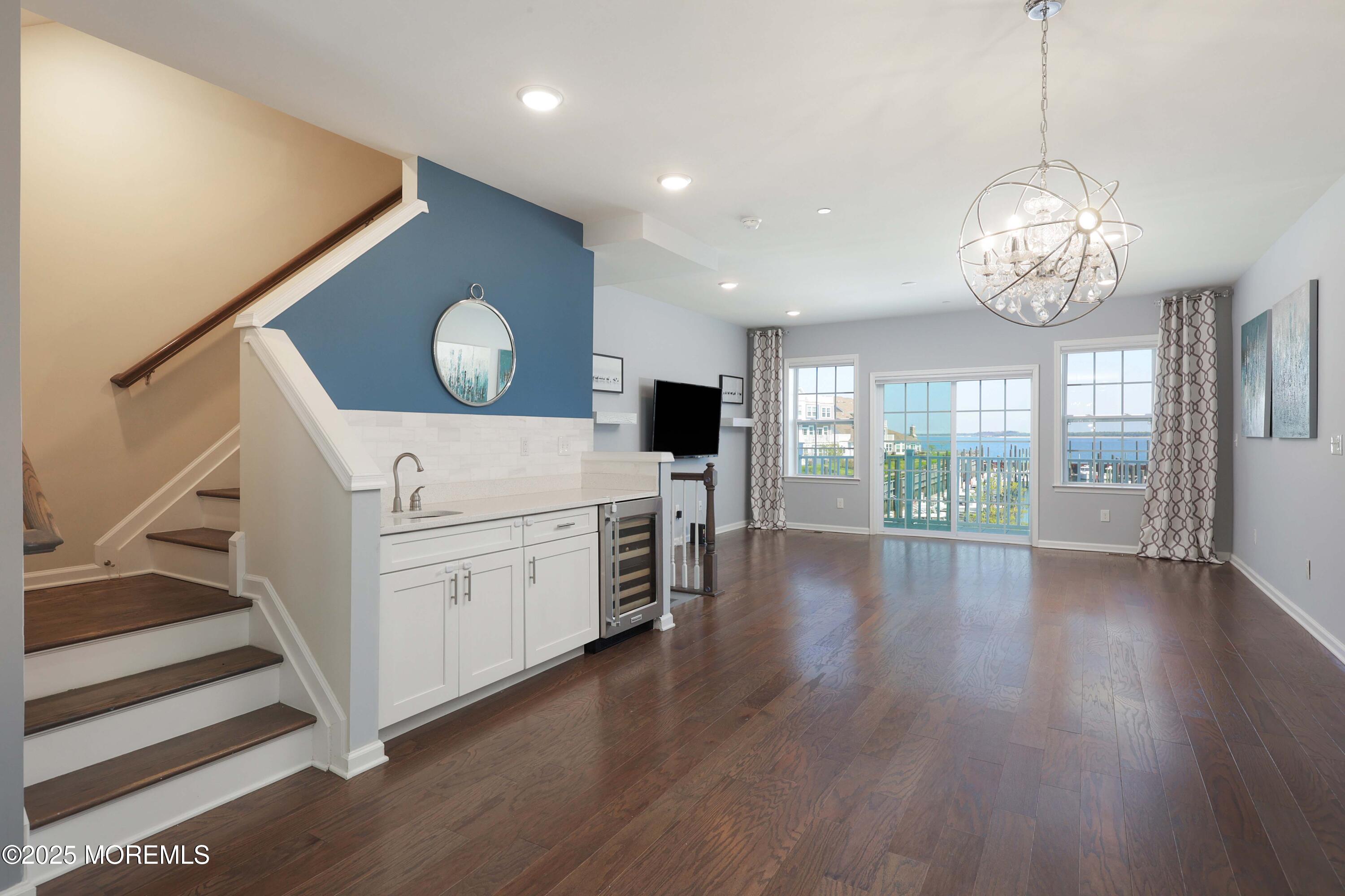 3 Halfmoon Court 903