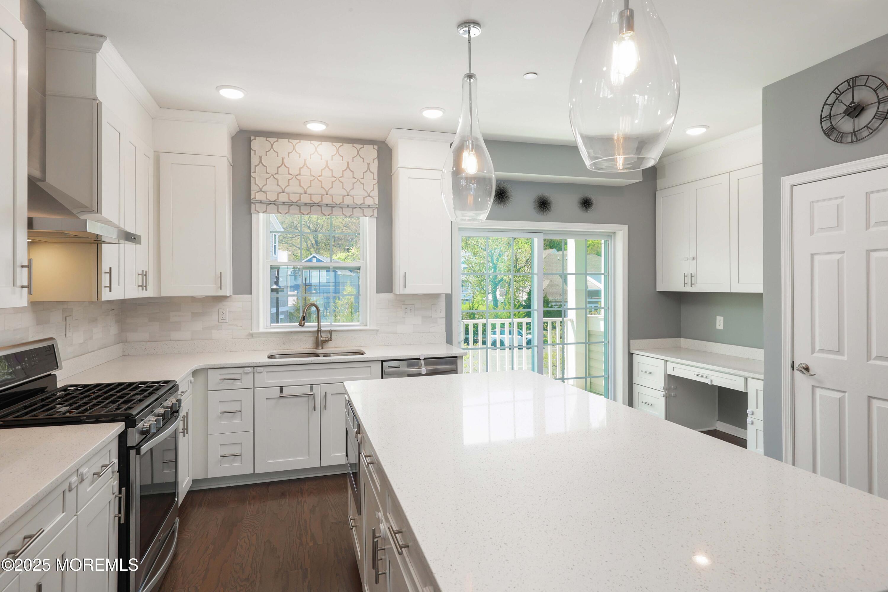 3 Halfmoon Court 903