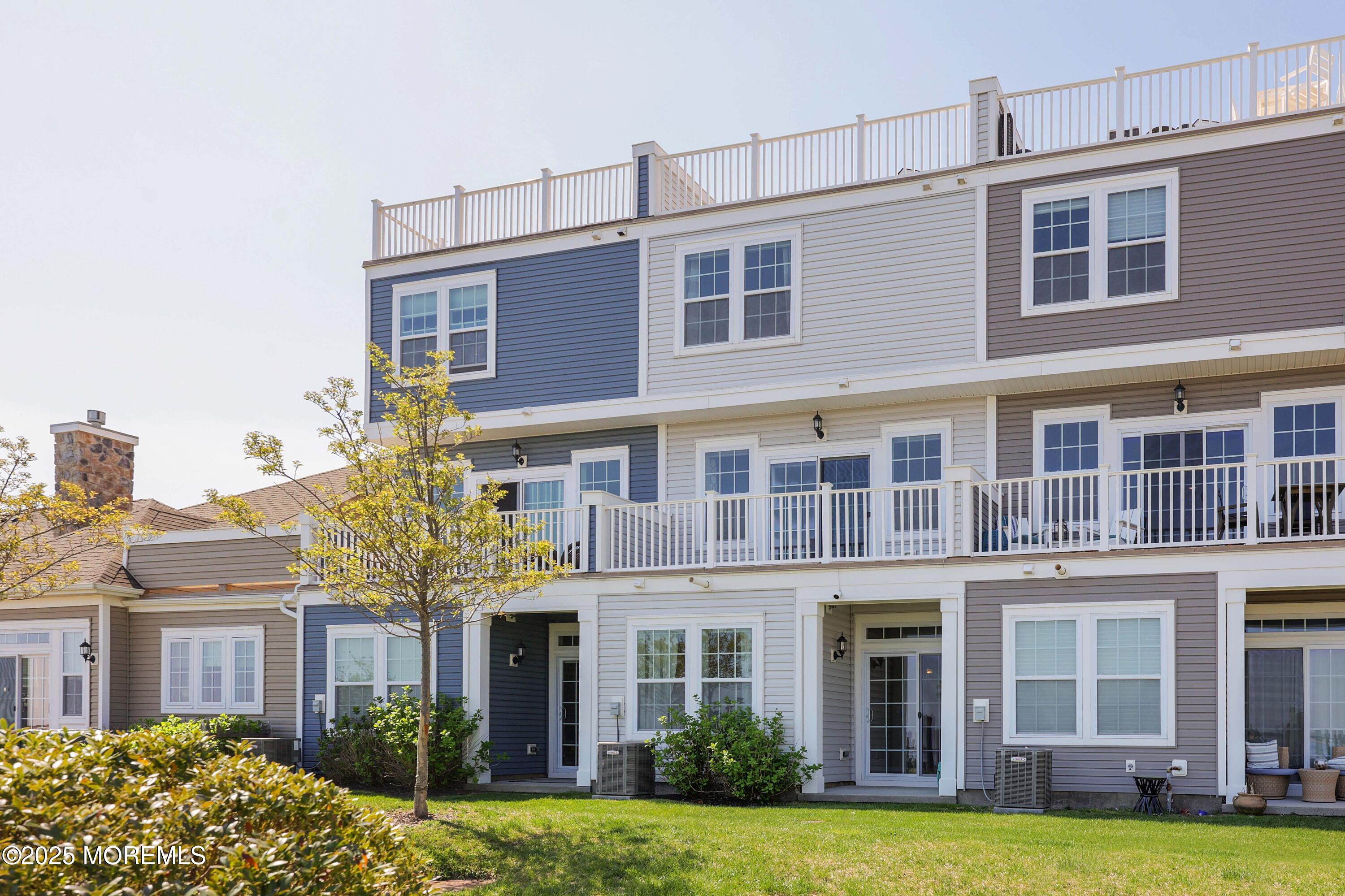 3 Halfmoon Court 903