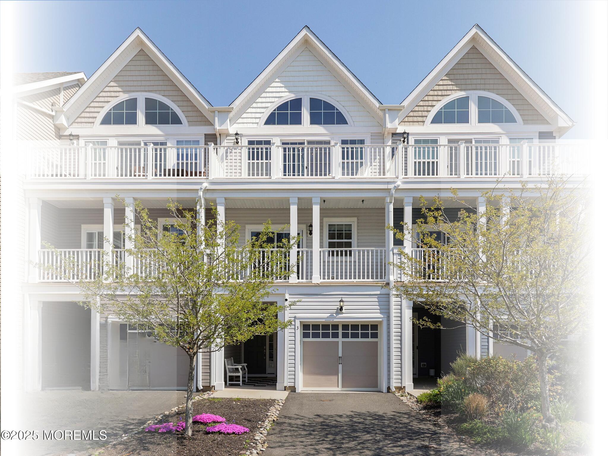 3 Halfmoon Court 903