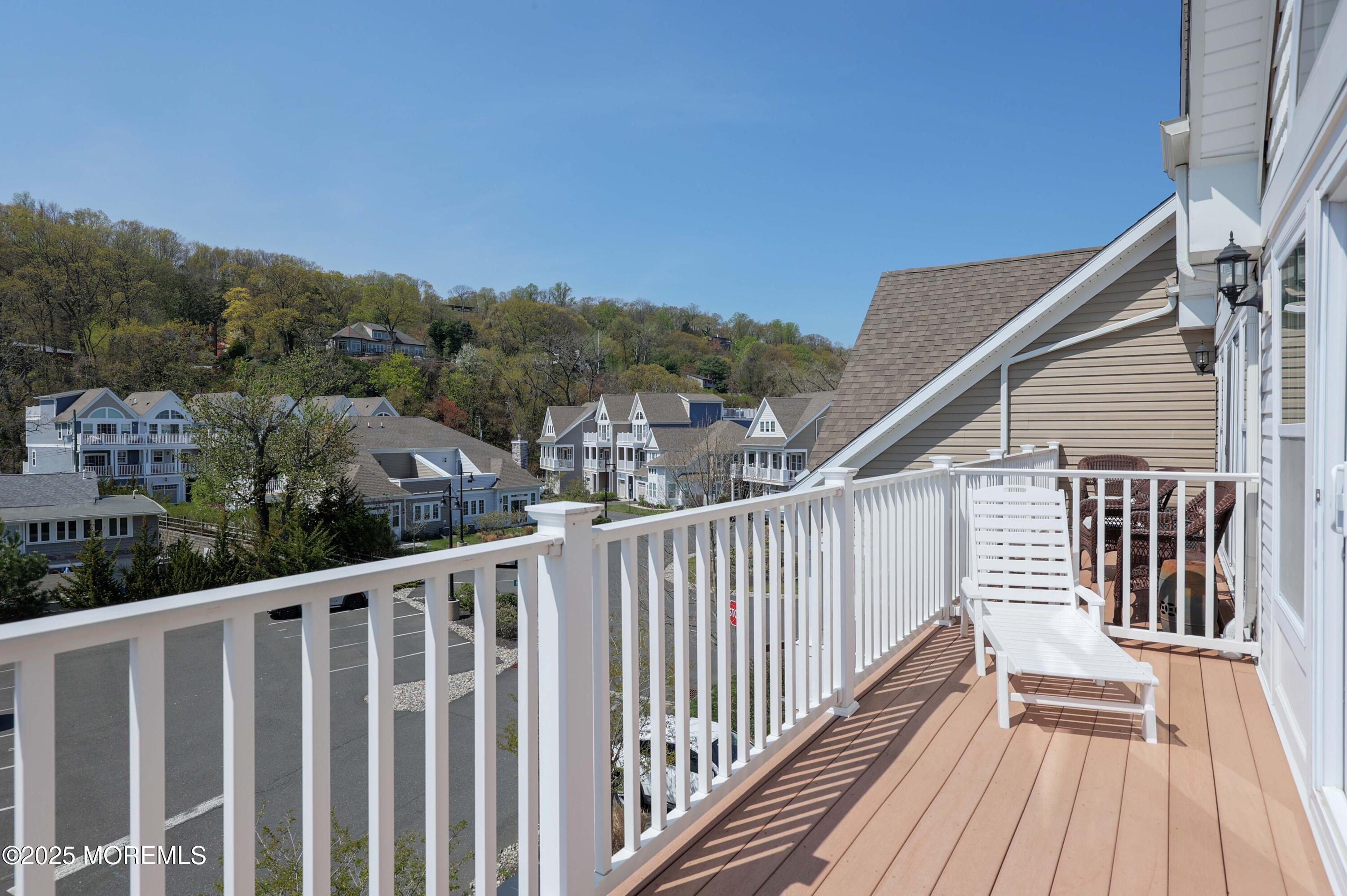 3 Halfmoon Court 903
