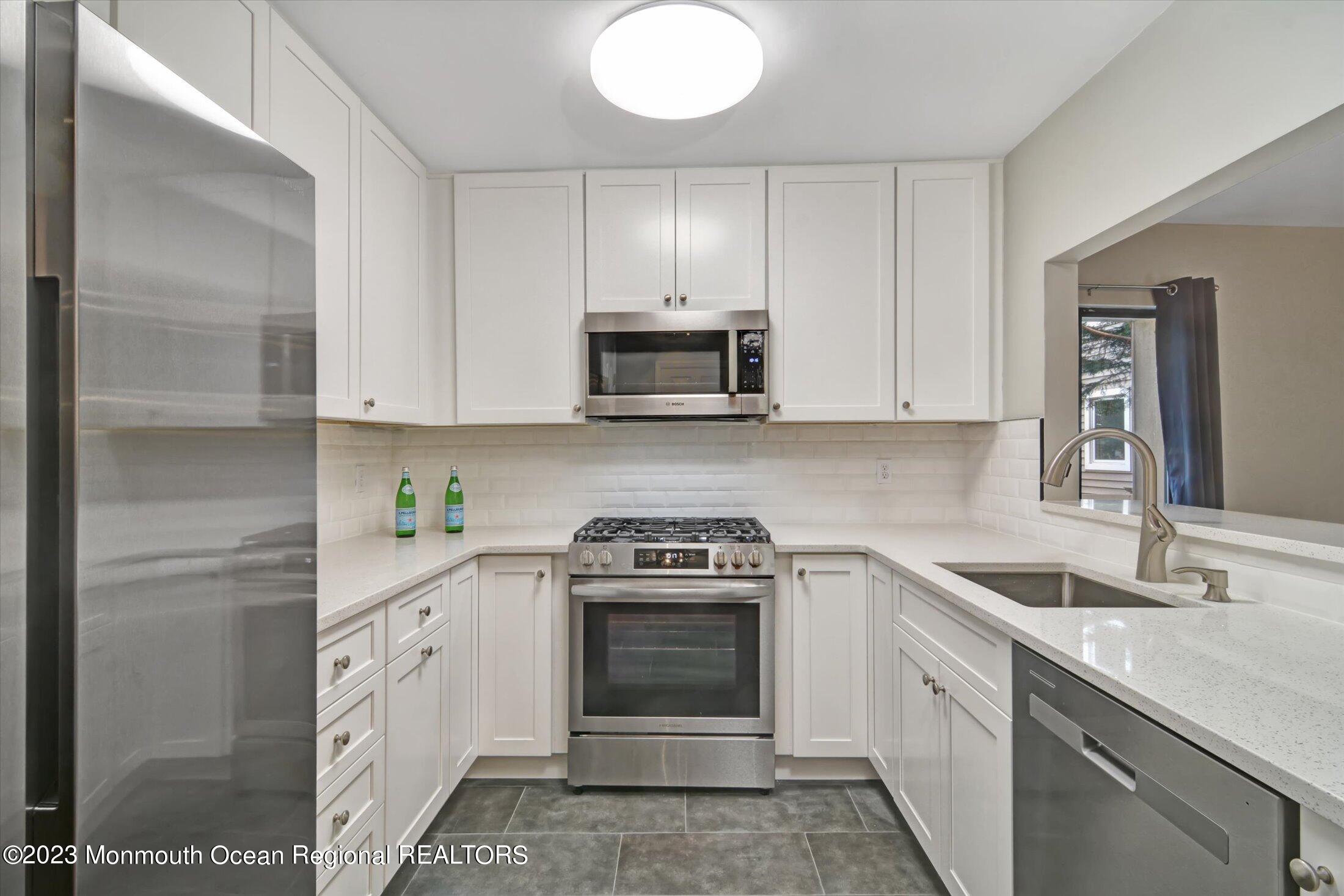 44 Marion Street 9