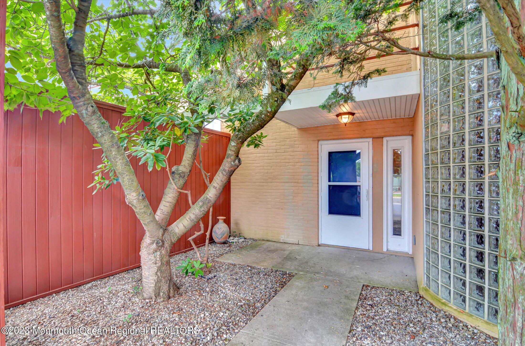 44 Marion Street 9