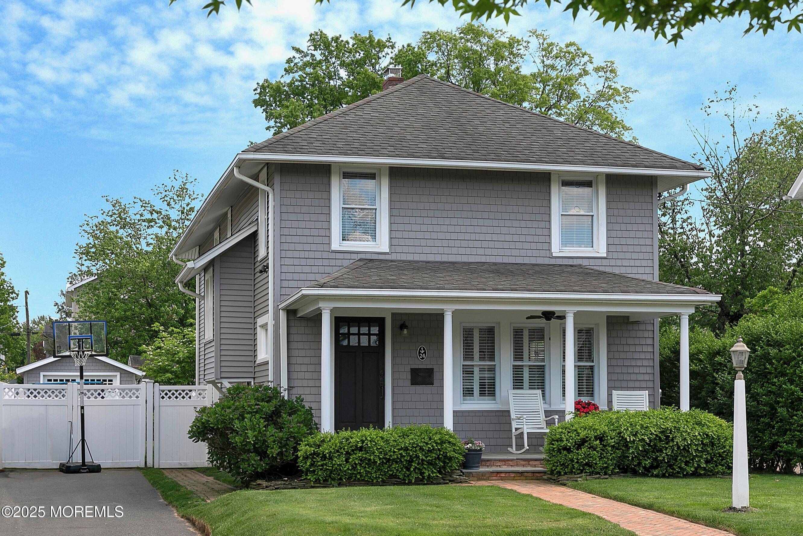24 Forman Street
