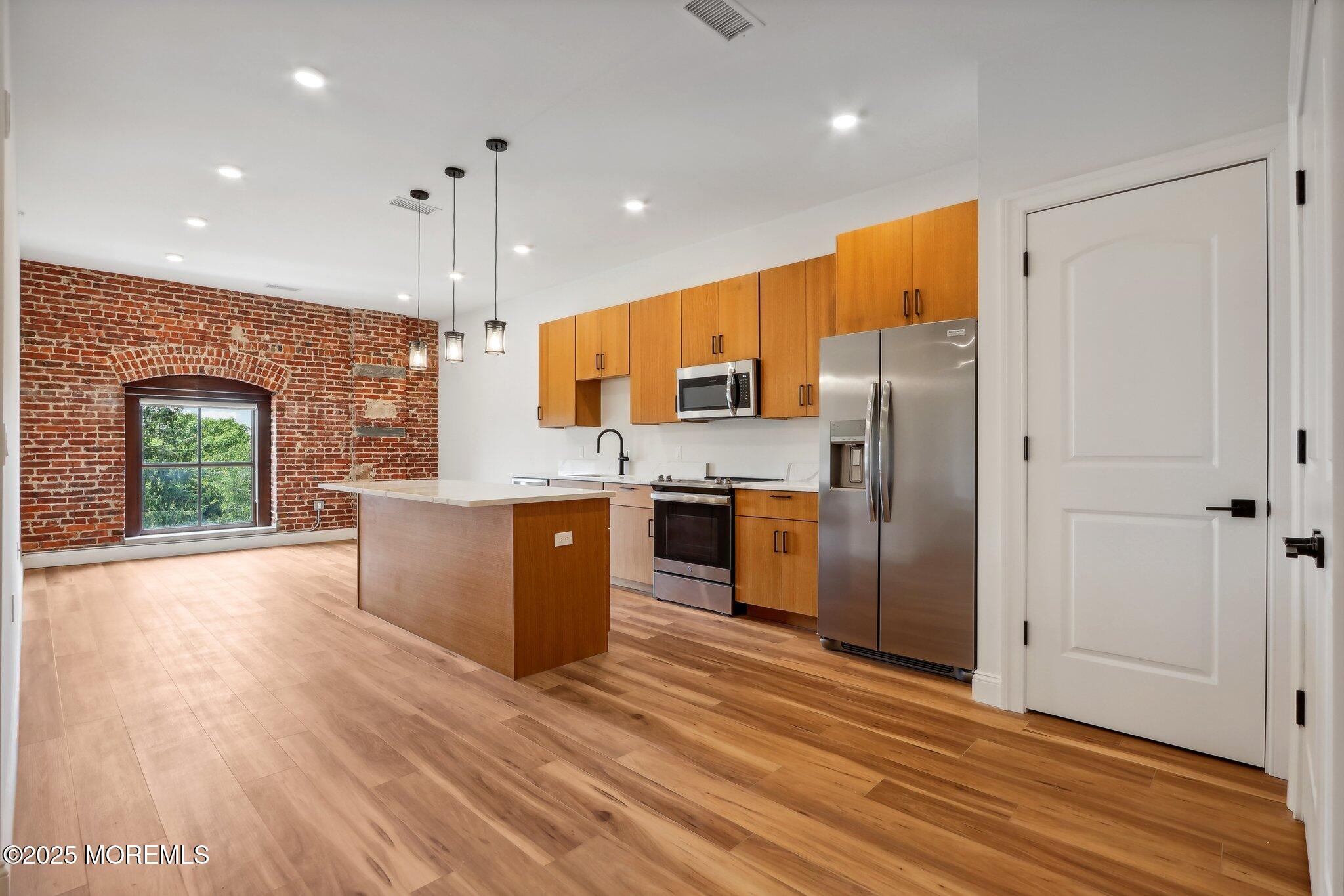 179 Chelsea Avenue 104