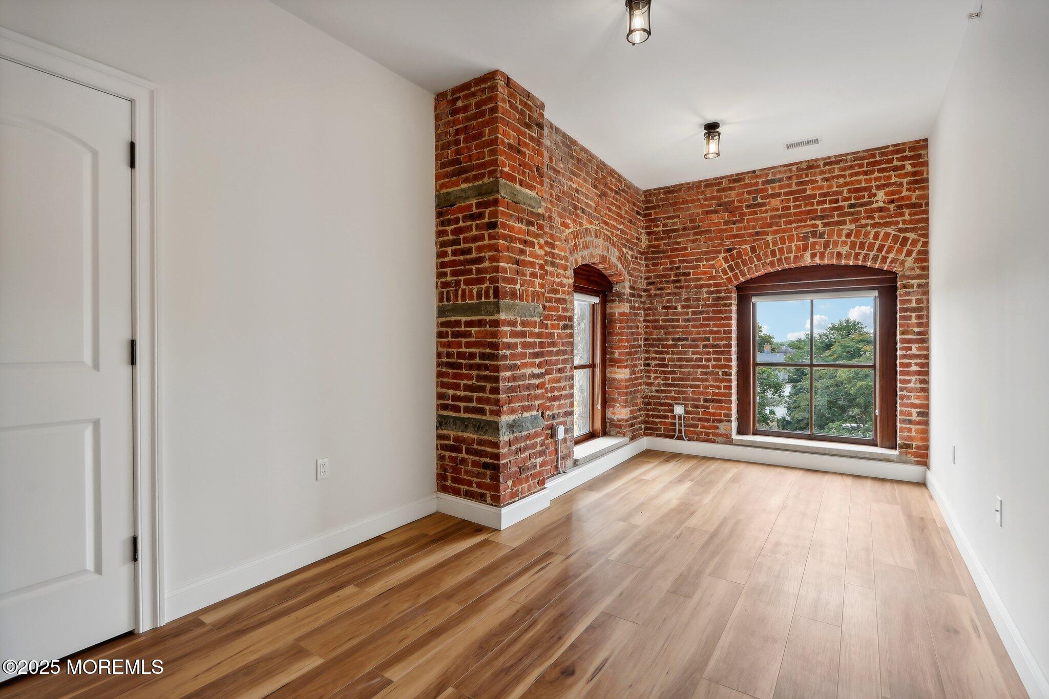 179 Chelsea Avenue 208