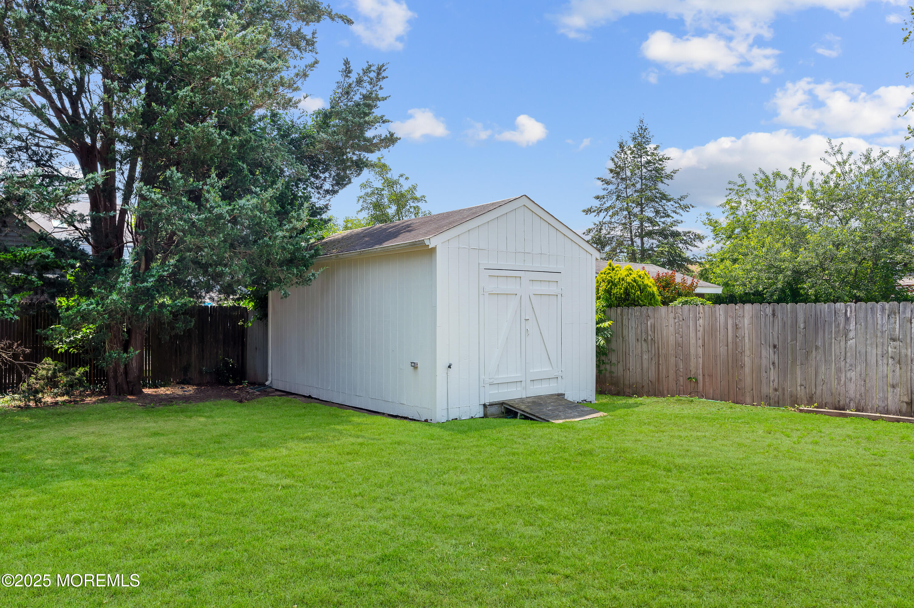 916 Ellison Avenue