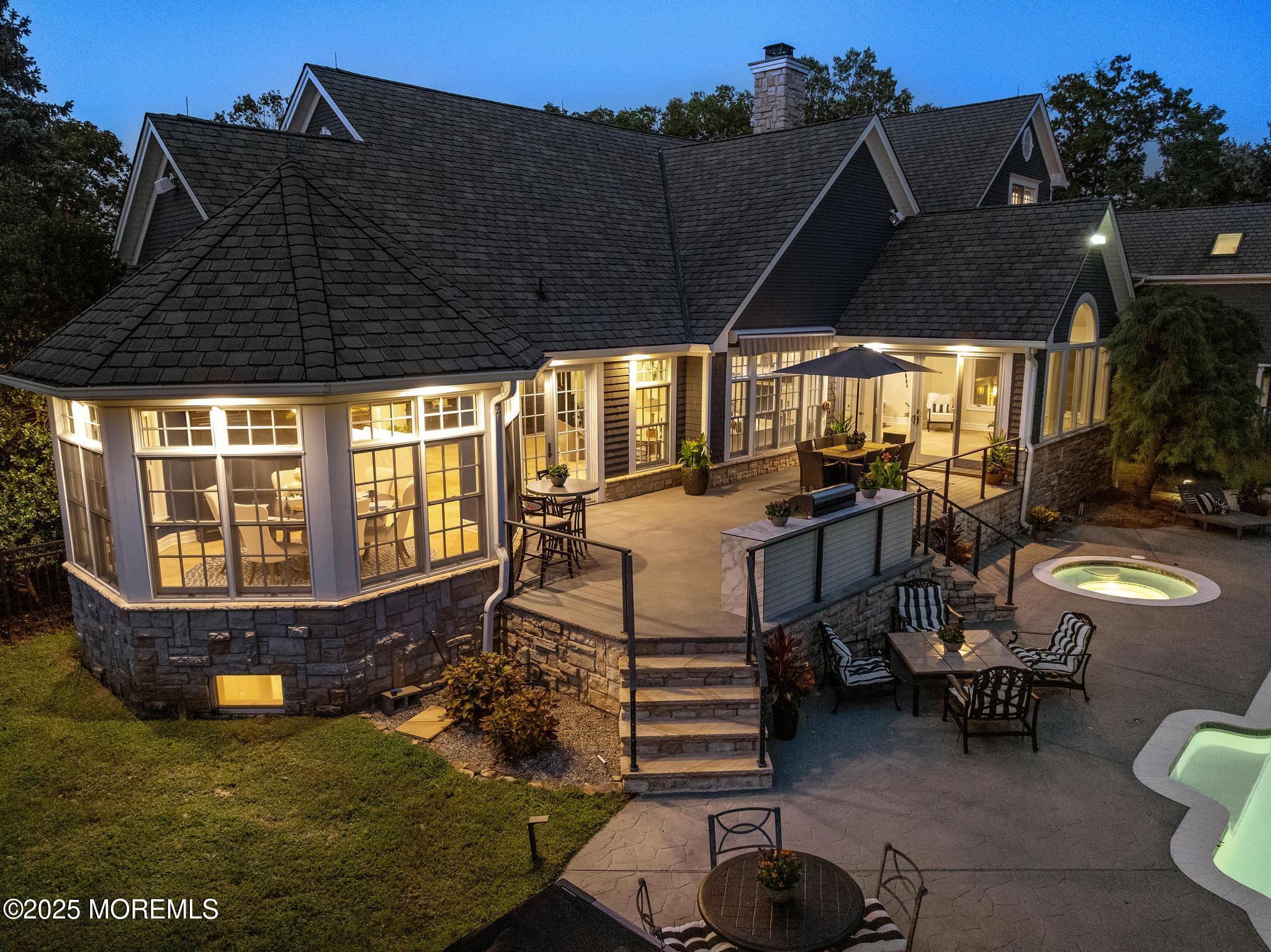 8 Black Point Horseshoe Street