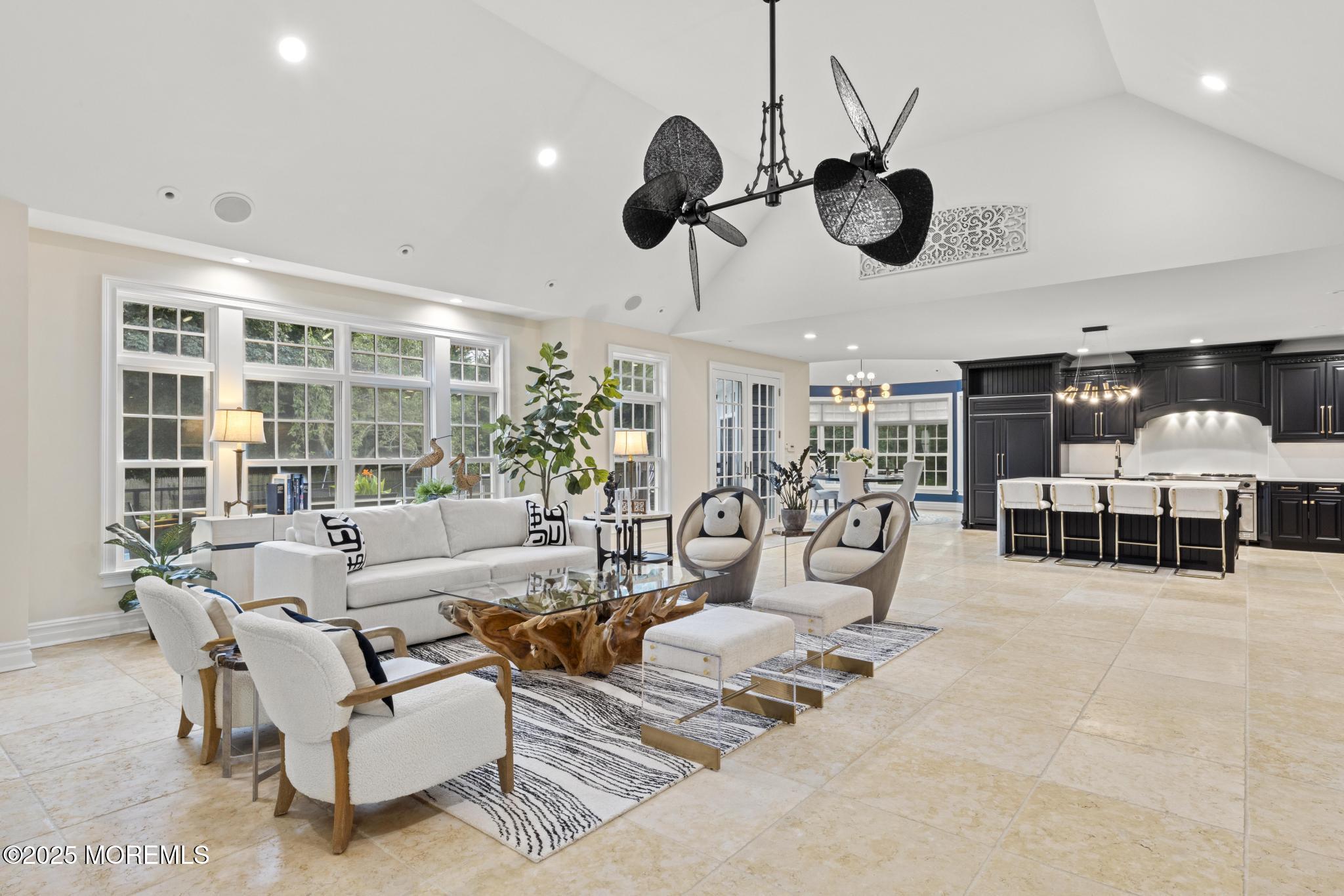 8 Black Point Horseshoe Street