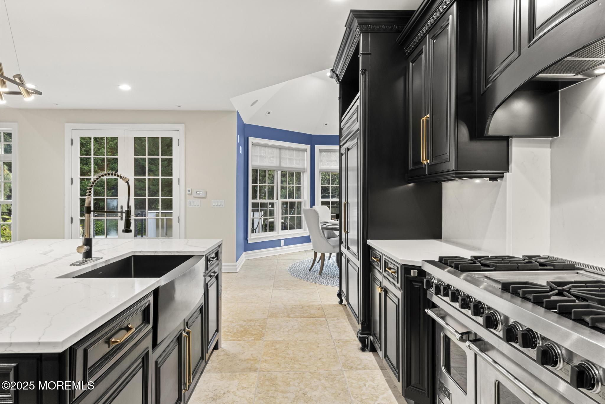 8 Black Point Horseshoe Street