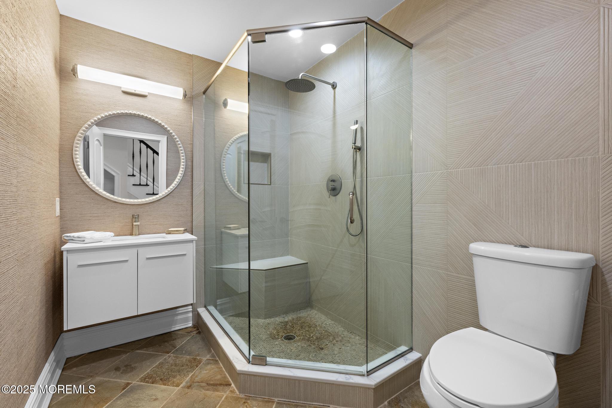 8 Black Point Horseshoe Street