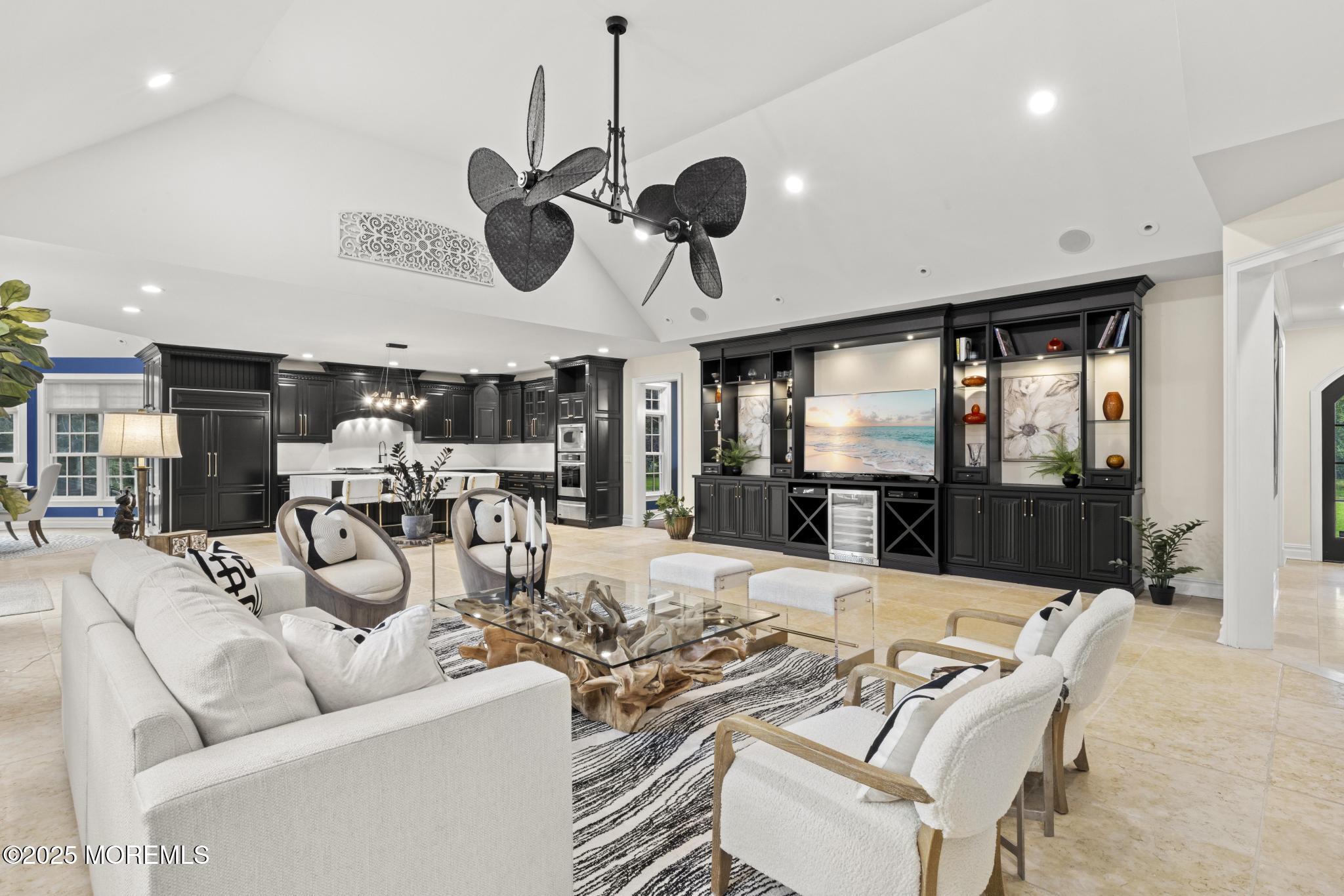 8 Black Point Horseshoe Street